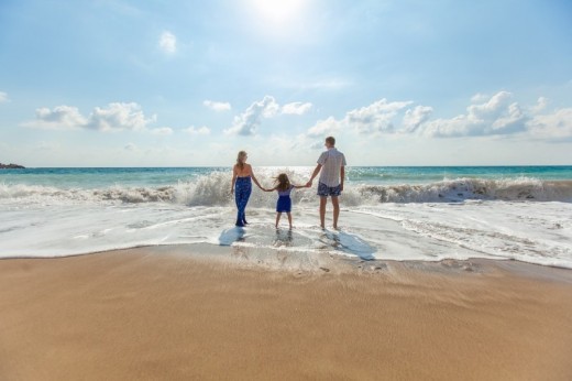 Regala Pacchetto Spiaggia: 1 Ombrellone + 2 Lettini - Lu Impostu, Sardegna