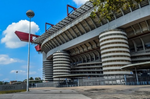 Soggiorno 2 Notti, Cena e Tour Stadio San Siro per 4 Persone