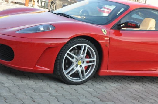 Giro da pilota su una Ferrari 430 & soggiorno 1 notte