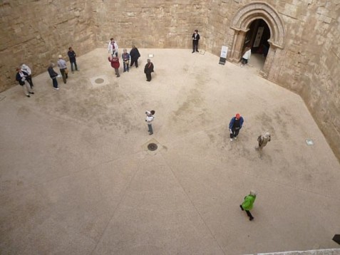 Visita a Castel Del Monte e soggiorno di 1 notte - Location di Wonder Woman