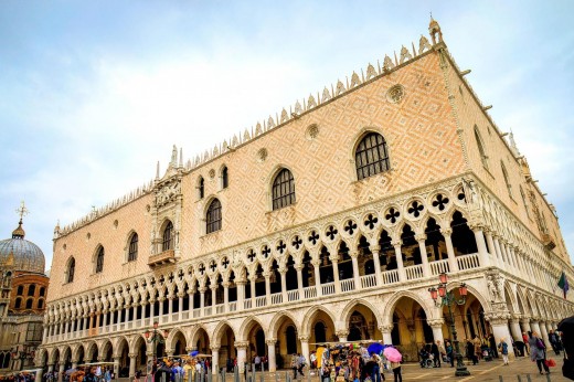 Visita guidata con giro in gondola e biglietto salta fila per la Basilica di San Marco e il Palazzo Ducale