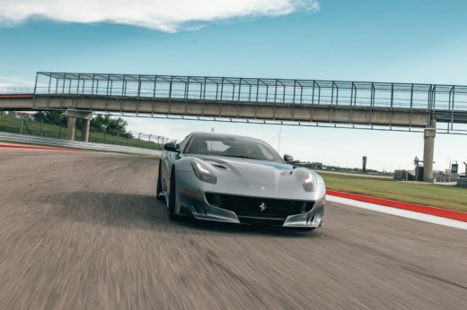 Guida una Ferrari California T per 30 minuti