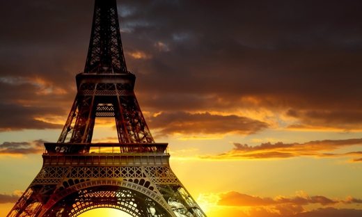 Torre Eiffel, cena in crociera e spettacolo al Moulin Rouge per due persone