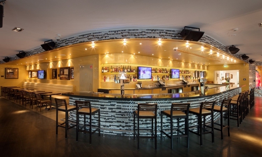 Hard Rock Cafe Berlin: priority seating with menu