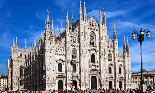 Sulle Terrazze Del Duomo Con La Tua Famiglia