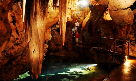 Jenolan Caves and Blue Mountains Excursion