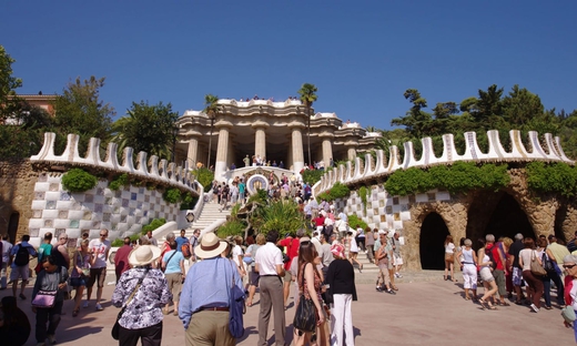 Tour guidato del Park Güell e della Sagrada Familia con ingresso la mattina presto