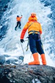 Adrenalinica arrampicata su ghiaccio in Lombardia