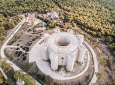 Romantica escursione a Castel del Monte