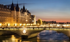 Tour notturno di Parigi con visita sulla Torre Eiffel e crociera sulla Senna