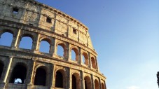 Autobus hop-on hop-off 48 ore con biglietti salta fila per il Colosseo