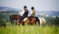 Passeggiata per tre persone a cavallo-abruzzo