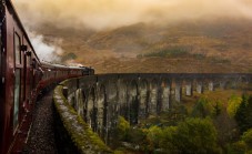 Sali sul treno a vapore giacobita, come visto in Harry Potter!