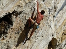 Arrampicata sul mar ligure