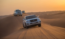 Safari con cammello nel deserto di Dubai