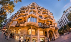 Tour della Sagrada Familia e delle opere di Gaudì con shopping