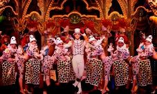 Cena con spettacolo al Moulin Rouge con transfer di ritorno all'hotel
