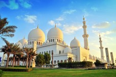 Tour della città di Abu Dhabi con partenza da Dubai