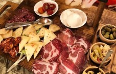 Due Notti Romantiche nello Chalet nel Bosco con Escursione sul fiume