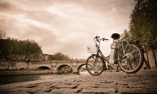 Tour di Parigi in bici elettrica: storie, segreti e tesori nascosti