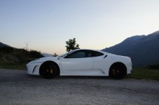 Guida Ferrari F430 60 minuti su strada a L'Aquila, Ascoli Piceno, Rieti, Terni