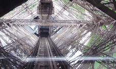 Entrada con acceso prioritario a la Torre Eiffel y visita guiada