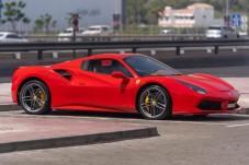 Tre giri in pista in Ferrari F8 Tributo