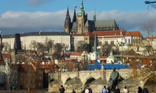 Praga: giro turistico di un'intera giornata con crociera e pranzo