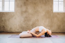 Lezione privata di Vinyasa Flow yoga in presenza