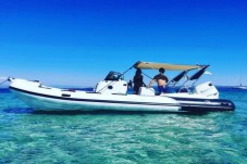 Giornata in gommone con skipper da Sant'Antioco a Carloforte