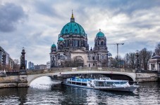 Volo in elicottero con cena a lume di candela a Berlino