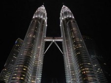 Trasferimenti di andata e ritorno dall'aeroporto con biglietti in omaggio per le Petronas Twin Towers