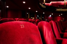 Pacchetto cinema per famiglie con film e hotel 