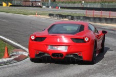 Guida Ferrari F458 Italia al Circuito Ortona 6 giri