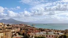 Aperitivo Spritz e Tagliere con Vista a Napoli