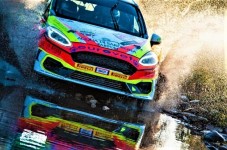 Giri in pista su auto da rally