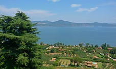 Bracciano Castle half-day tour with lunch