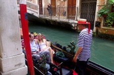 Tour privato in gondola alla scoperta dei luoghi più segreti di Venezia