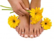 Pulizia del Viso con Manicure e Pedicure