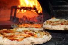Menu' Pizza A Napoli Per Due