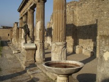 Tour in realtà aumentata di Pompei con cena e soggiorno 