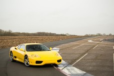 2 Giri in Ferrari su pista con Servizio Fotografico