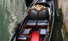 Serenata in gondola con musicista a bordo