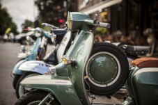 Tour di roma a bordo di una Vespa d'epoca