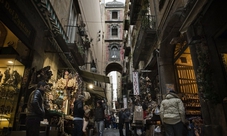 Tour guidato a Napoli a bordo di una Vespa d'epoca