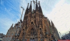 Tour guidato del Park Güell e della Sagrada Familia con ingresso la mattina presto