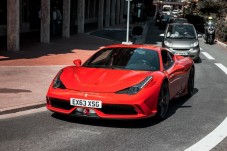 Guida una Ferrari 458 Italia 30 minuti