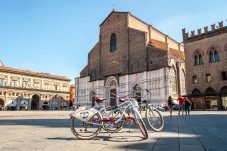Tour privato di Bologna in bici con degustazione prodotti locali