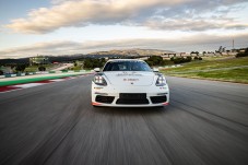 Regala un’Esperienza: 2 Giri in Porsche 911 sul Circuito di Misano
