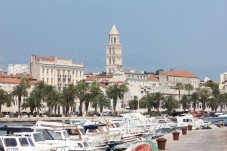 Viaggio Regalo a Spalato in Coppia: Centro Storico UNESCO, Hotel 3/4* e Tour Privato in Speedboat
